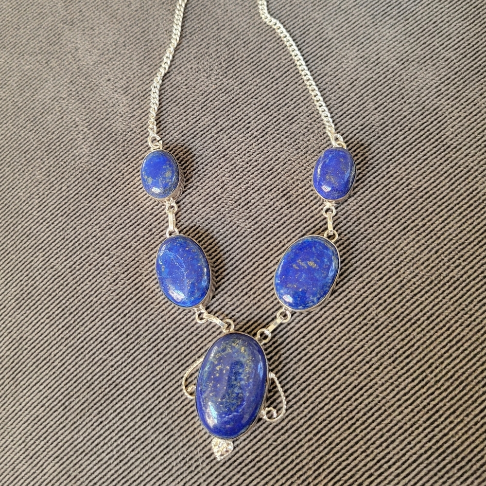 Elegant Unique Blue Lapis Lazuli Stone and Silver Necklace - Picture 8 of 9